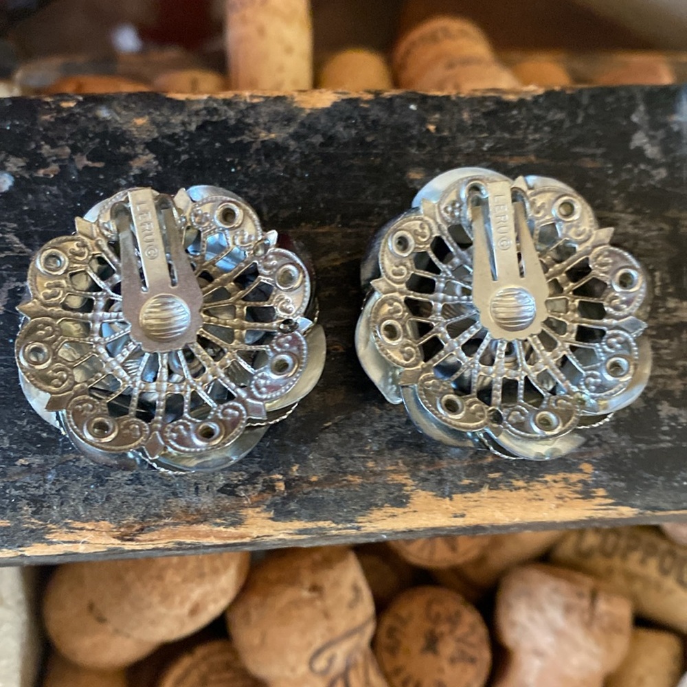 Vintage Leru clip earrings - Picture 4 of 8